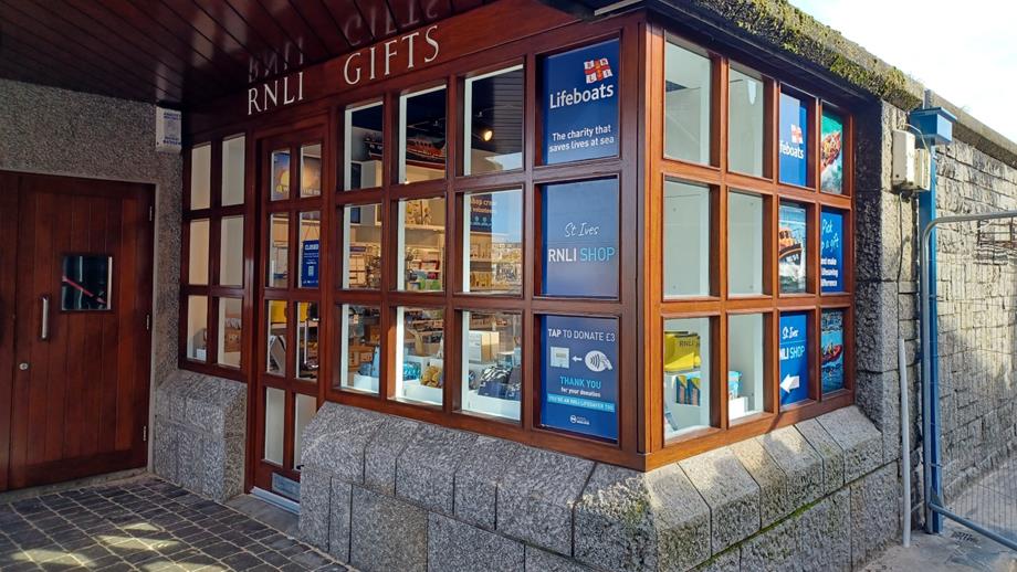  Find your nearest shop 