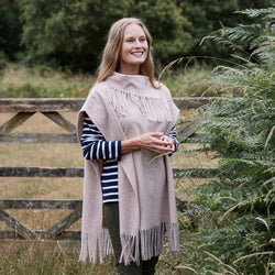 WOMENS FELICITY CAPE